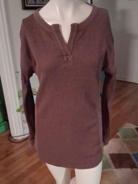 C&C California Waffle Knit Scoop Split-Neck Thermal Shirt in Brown